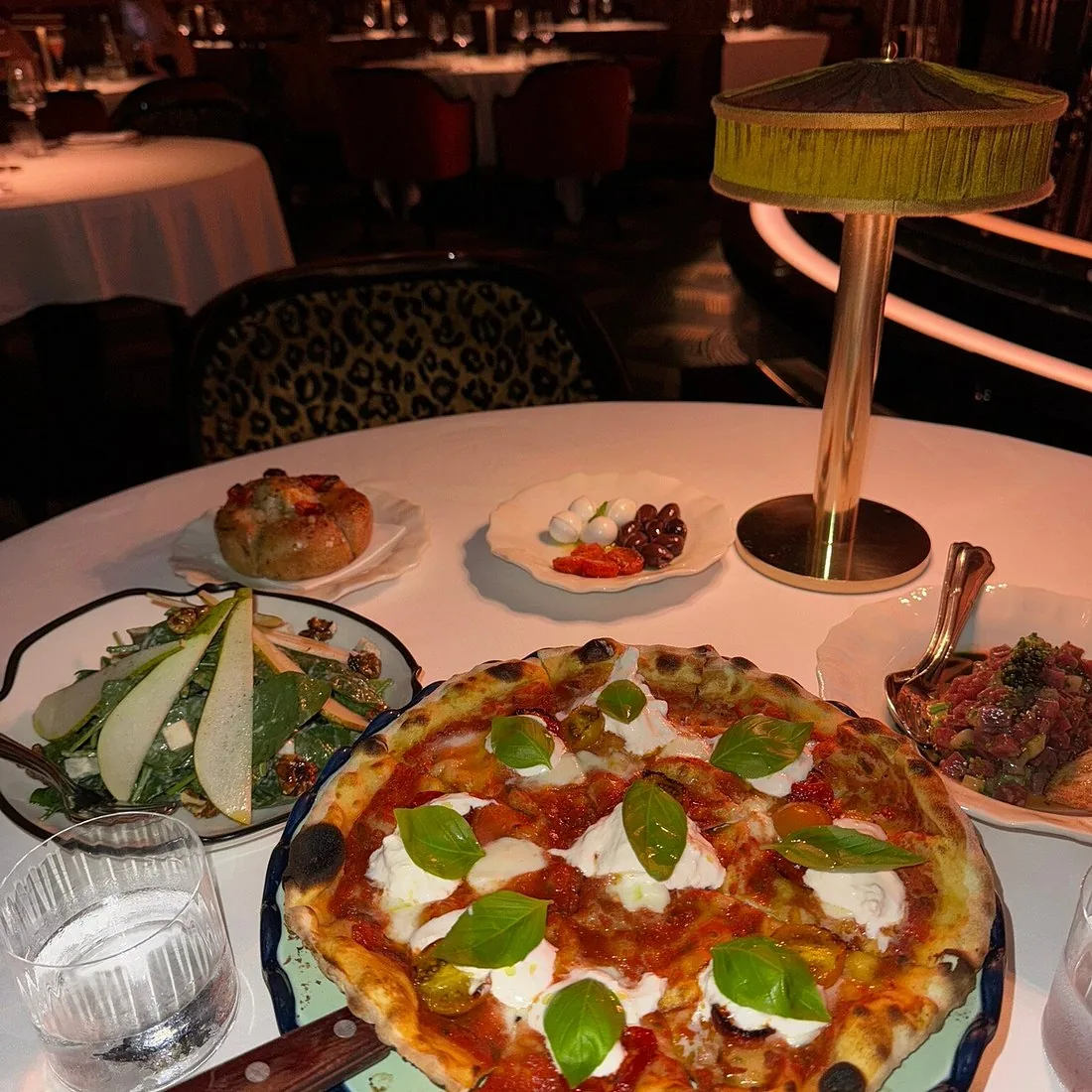 Adaline - pizza table