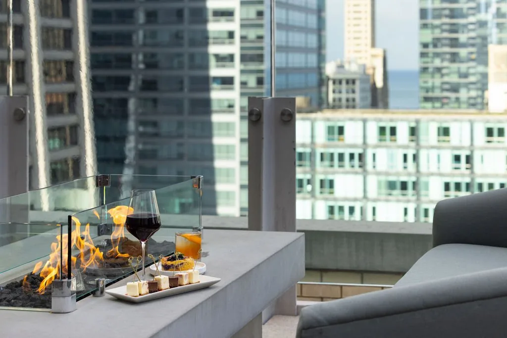 Aire Rooftop - rooftop bar in Chicago