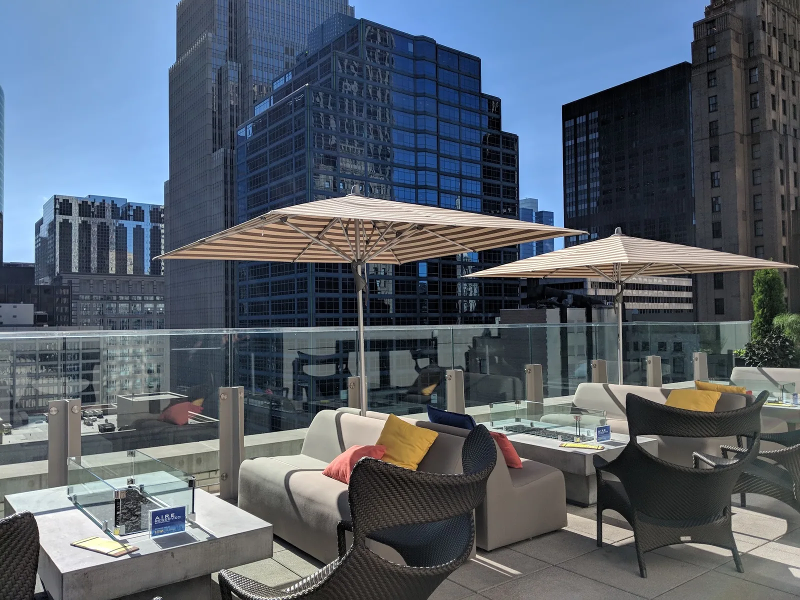 Aire Rooftop, rooftop bars in Chicago 2