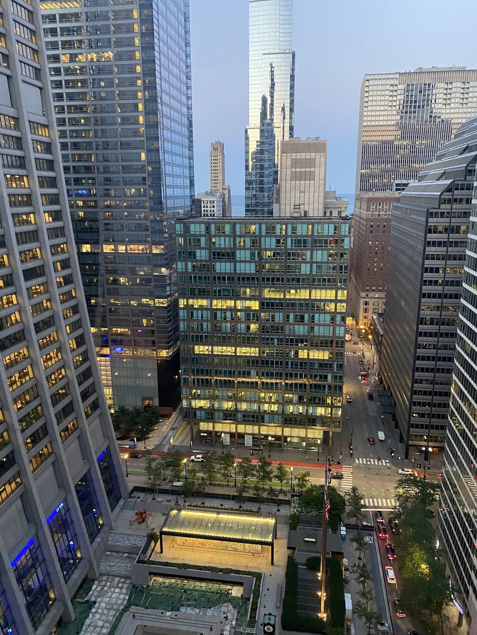 Aire Rooftop, rooftop bars in Chicago 4