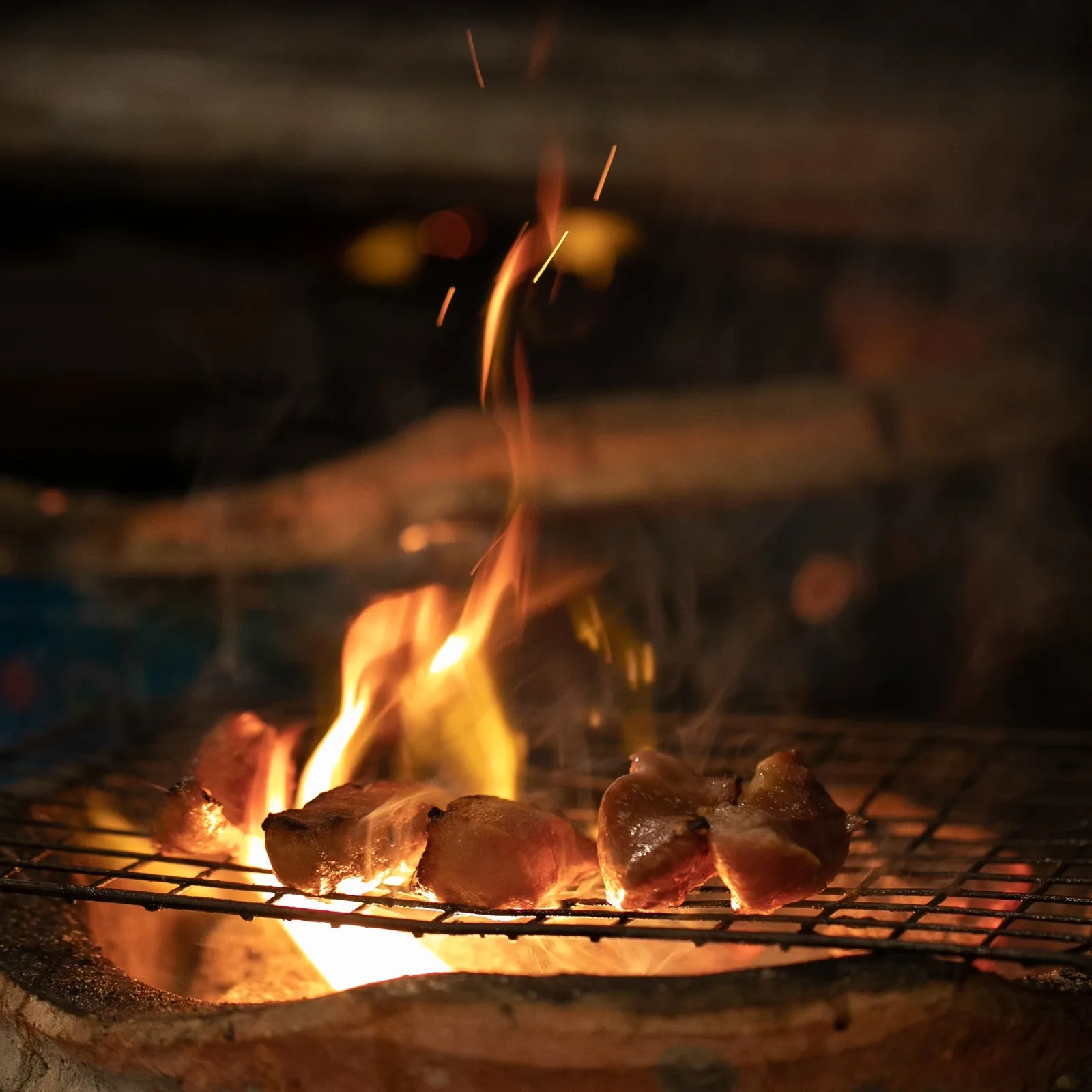 Akkee - grilling meat open flame