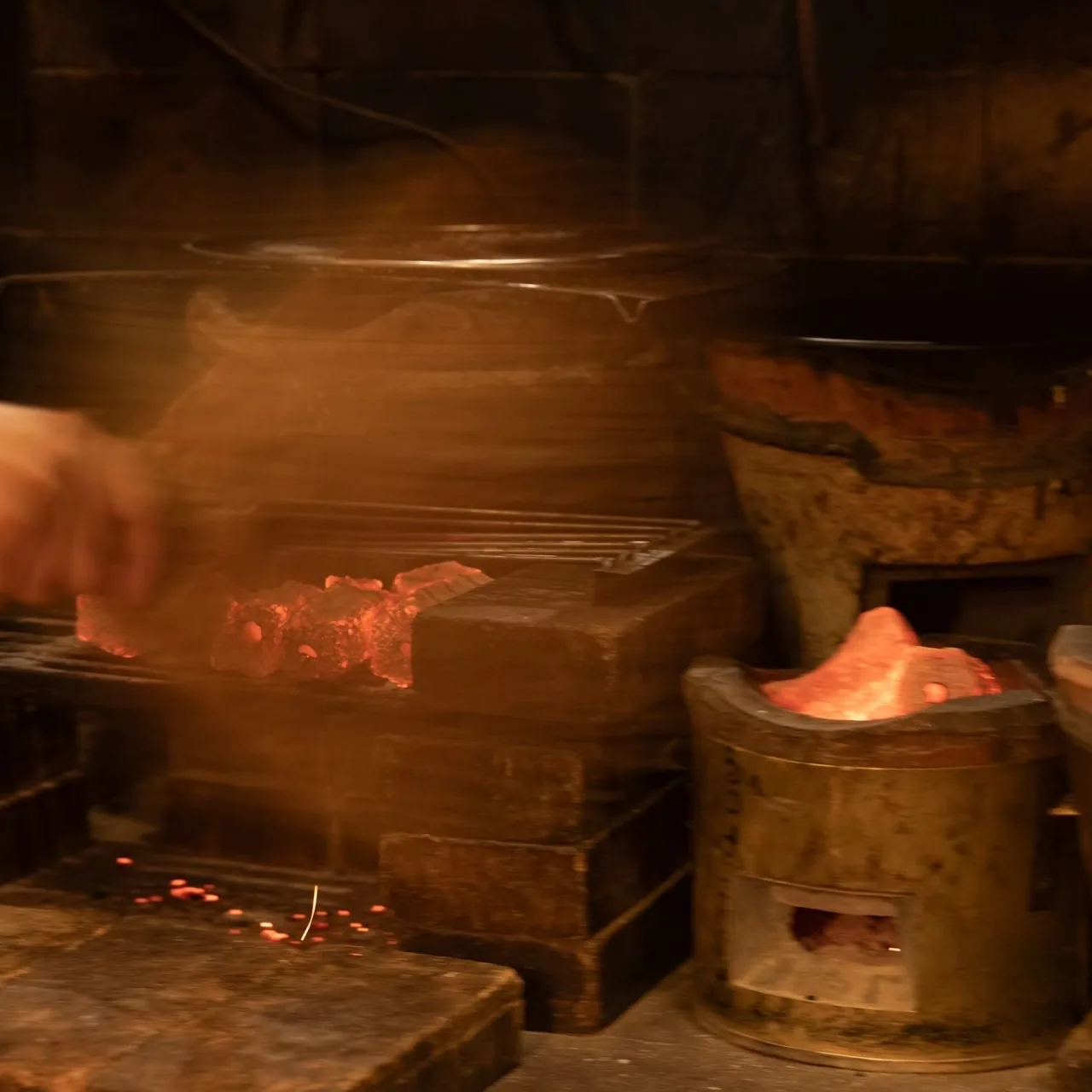 Akkee - binchotan grill action