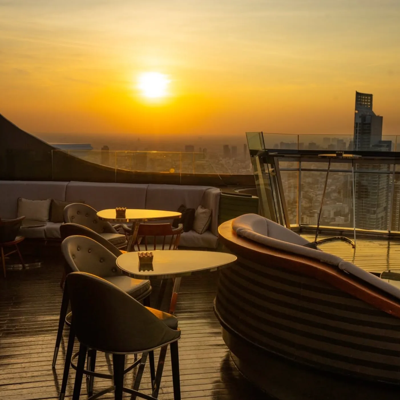 Alfresco 64 - sunset rooftop seating