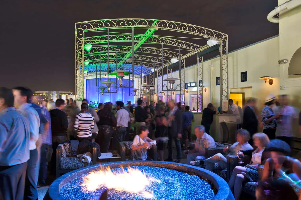 Altitude Sky Lounge - crowd