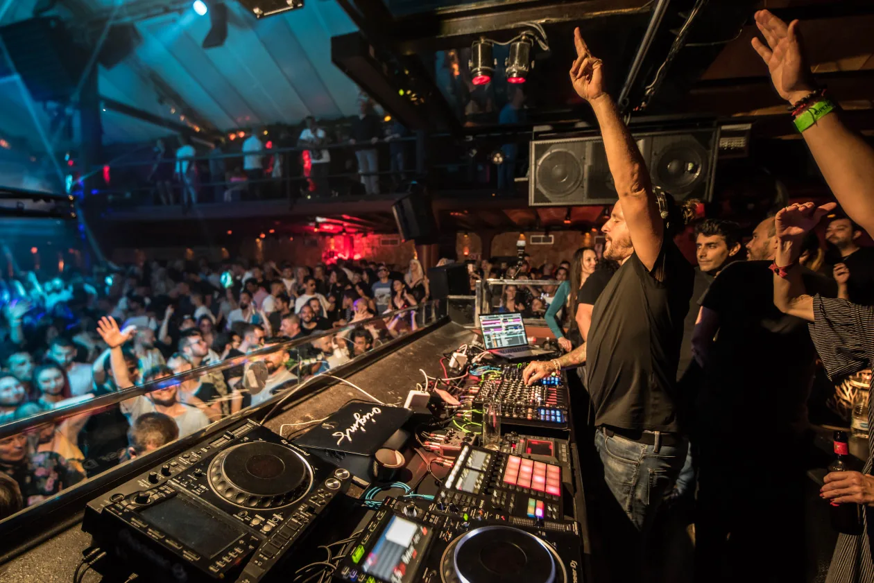 Amnesia - disco club 3