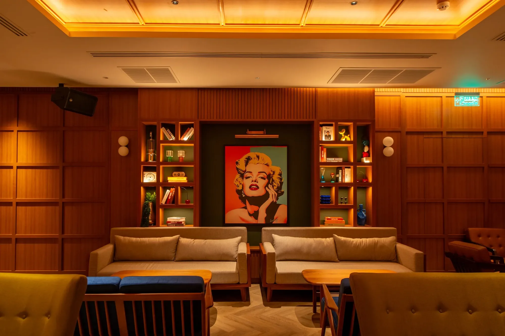 APT 101 - nightclub in Bangkok