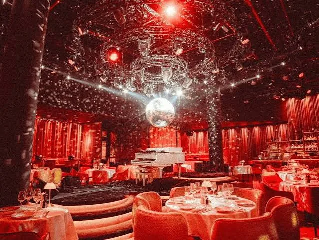 Aretha - dining room mirrorball