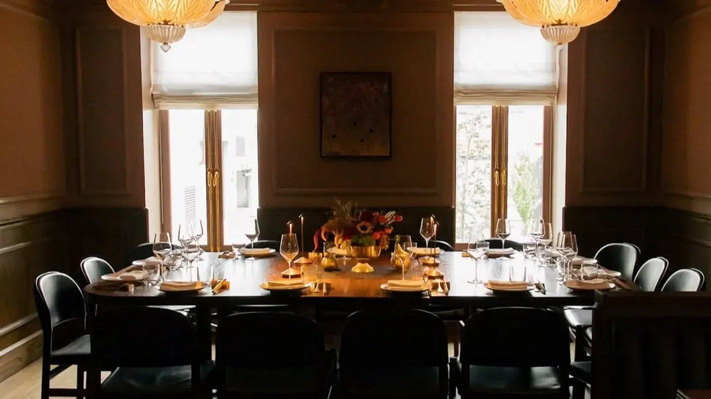Asador Bastian - private dining chandeliers