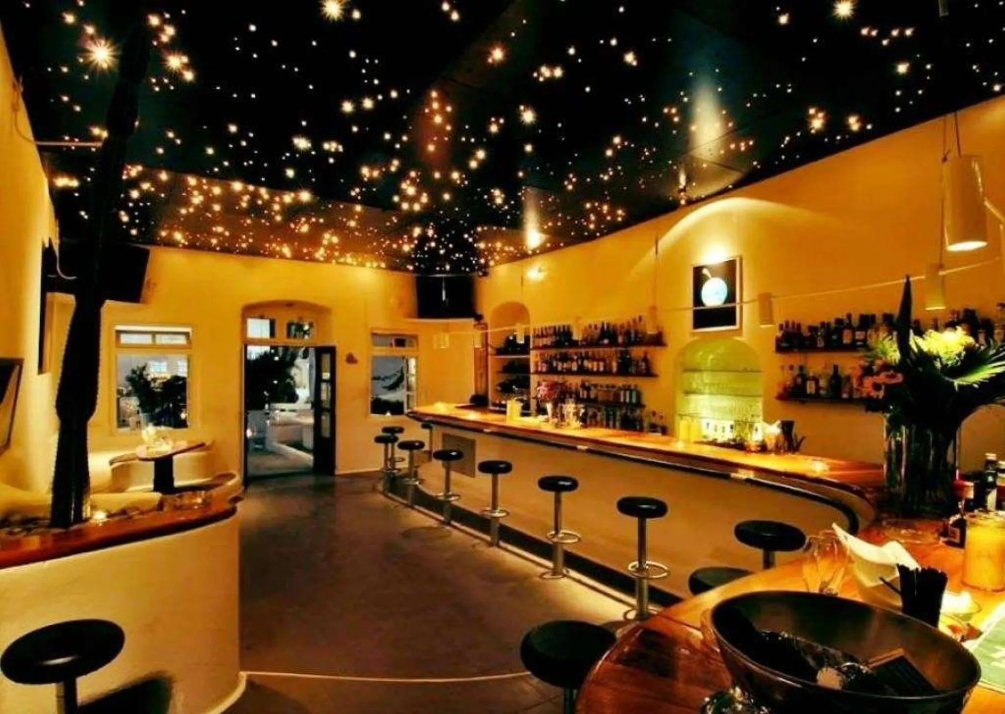 Astra - starlit cocktail bar