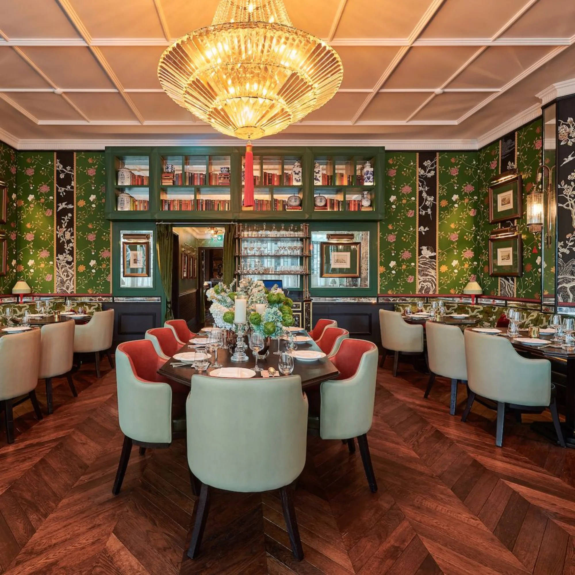 At.mosphere - green dining room