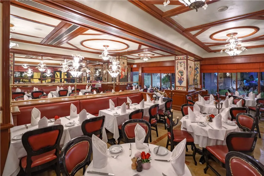 Au Pied de Cochon - grand brasserie dining room