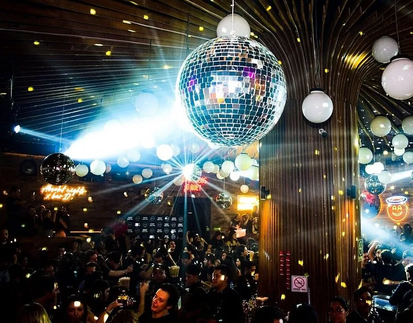 Bar 27 Santa Fe - nightclub in Mexico City
