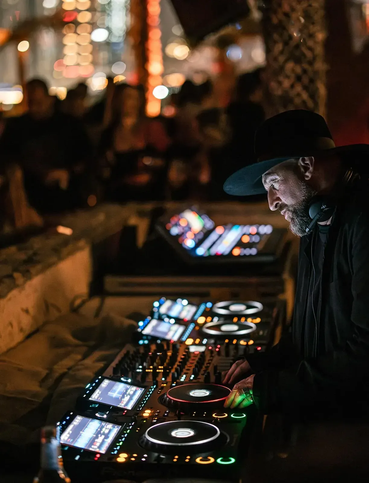 BE BEACH - resident dj at the decks after dark