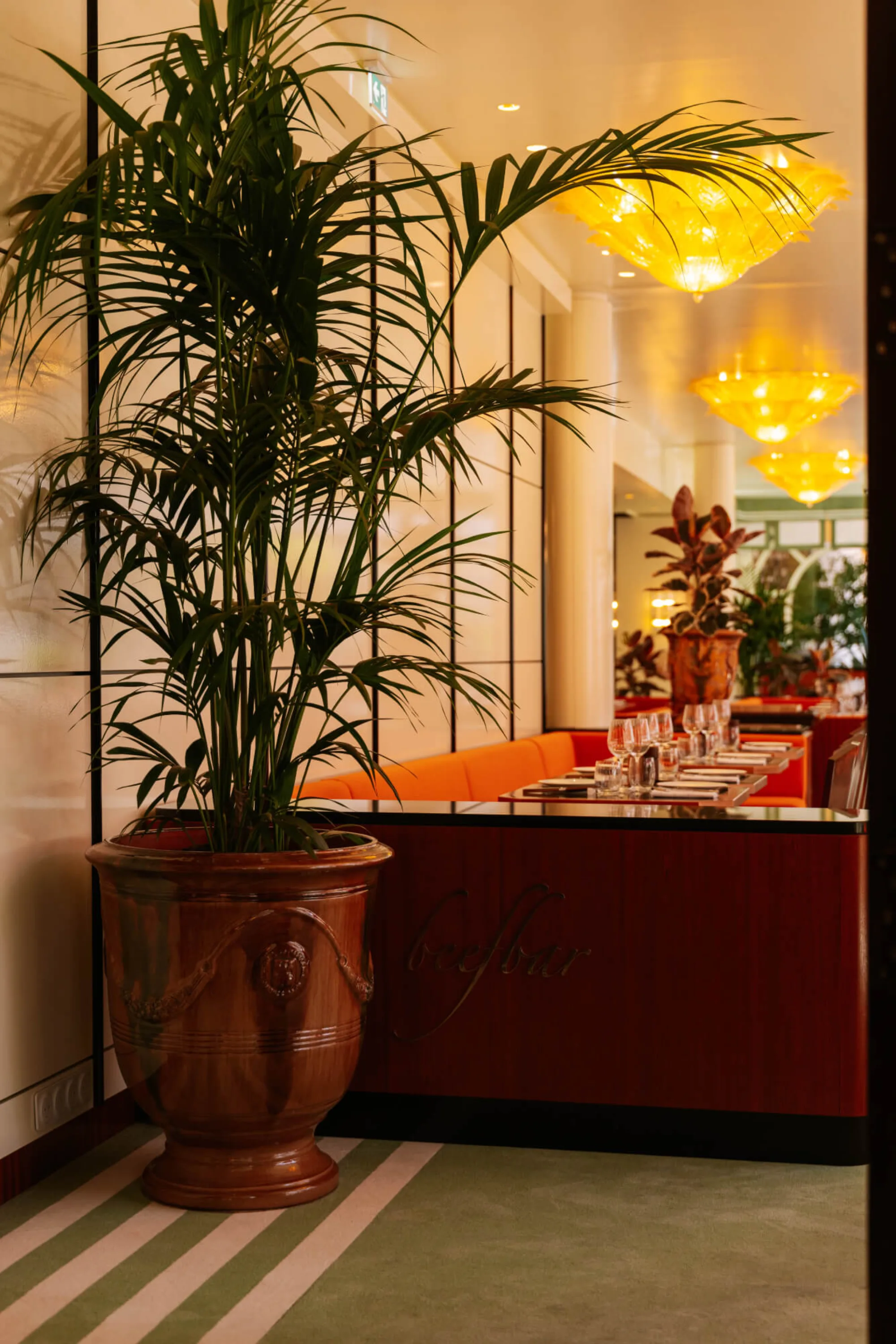 Beefbar Cannes - dining room interior