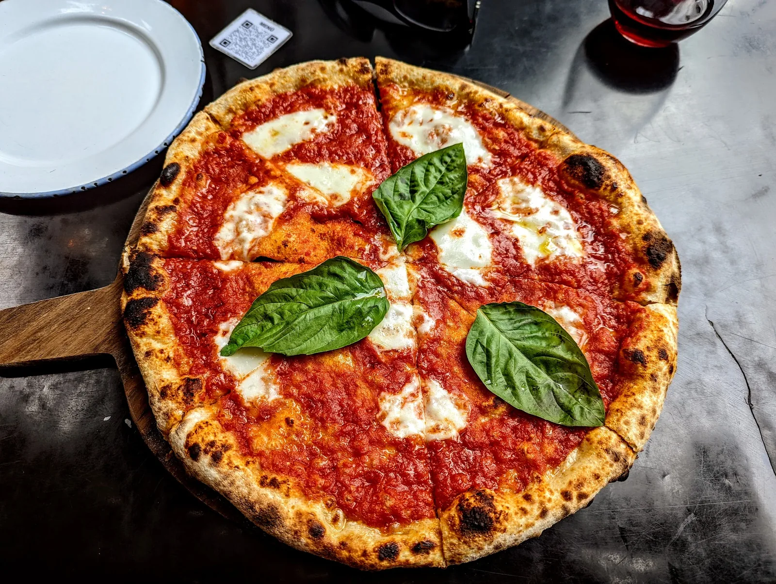 Bella Aurora - wood fired pizza margherita