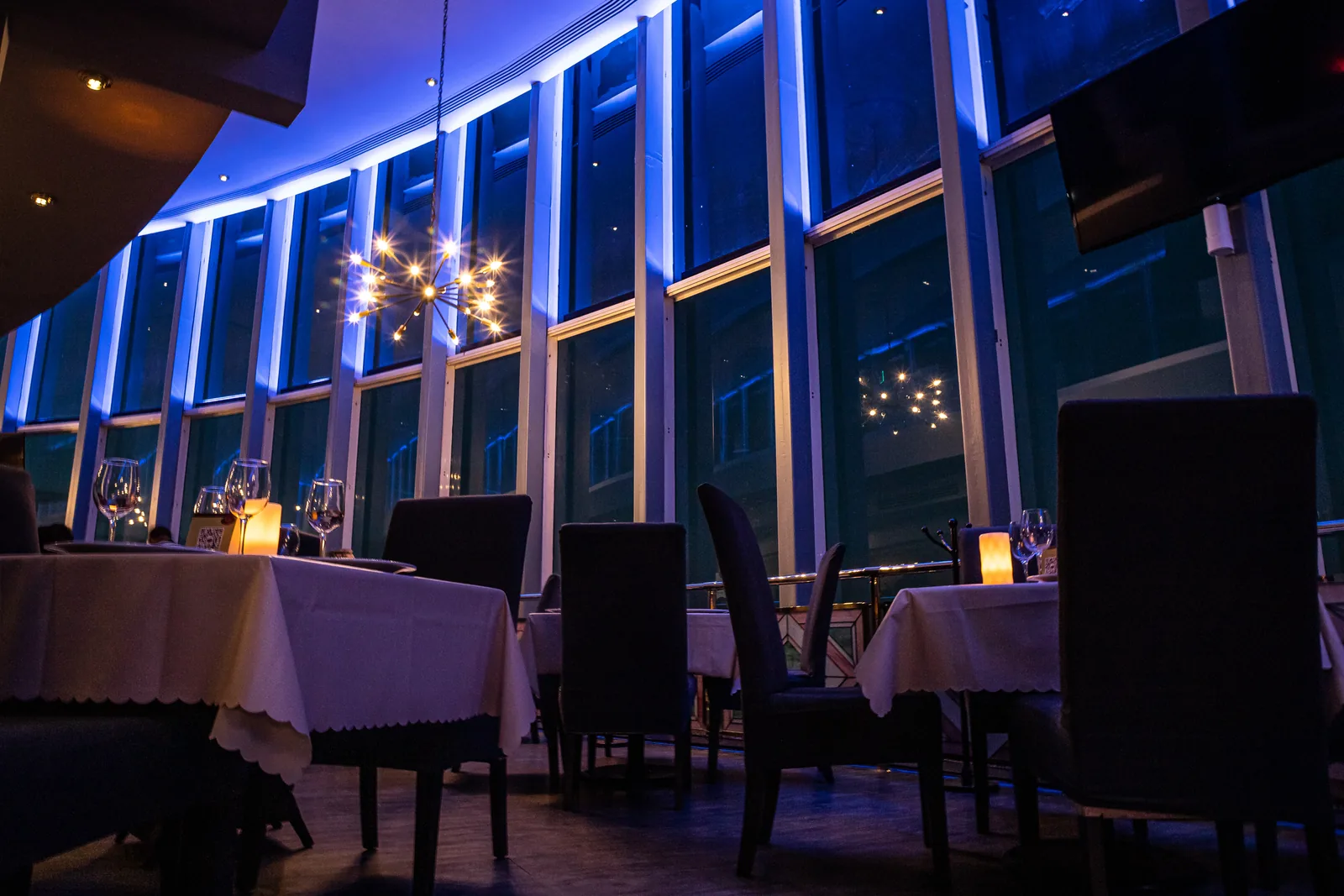 Bellini - revolving dining room at night