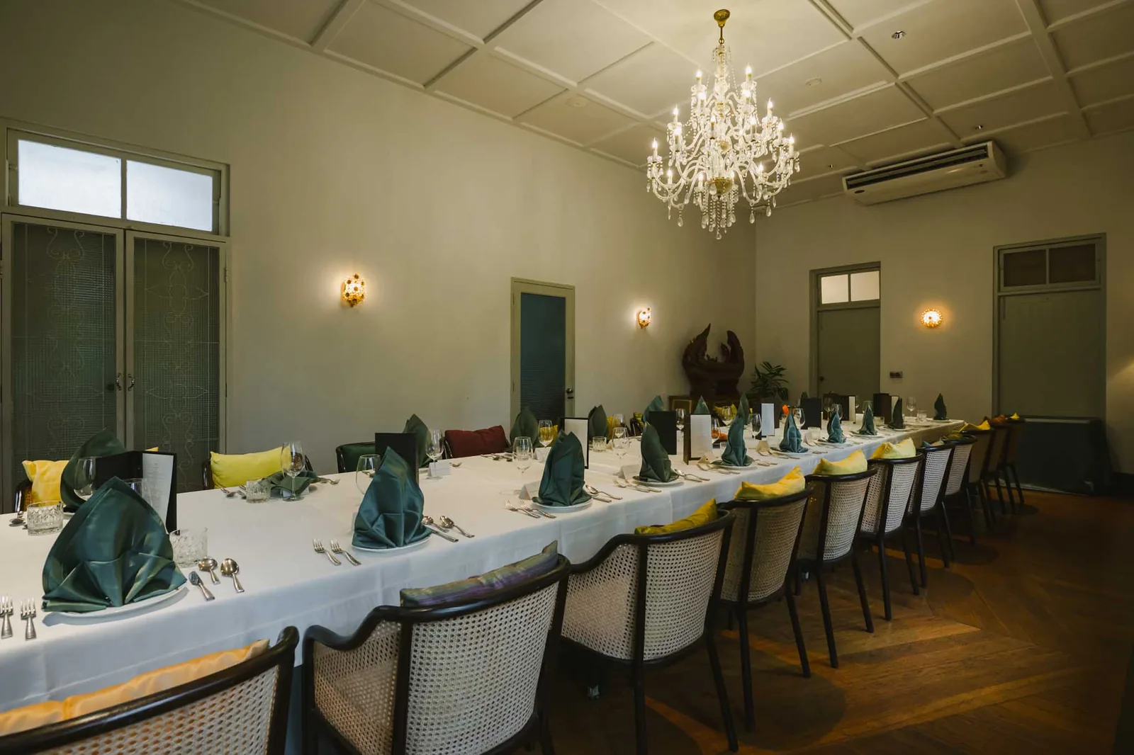 Benjarong - grand dining hall long table