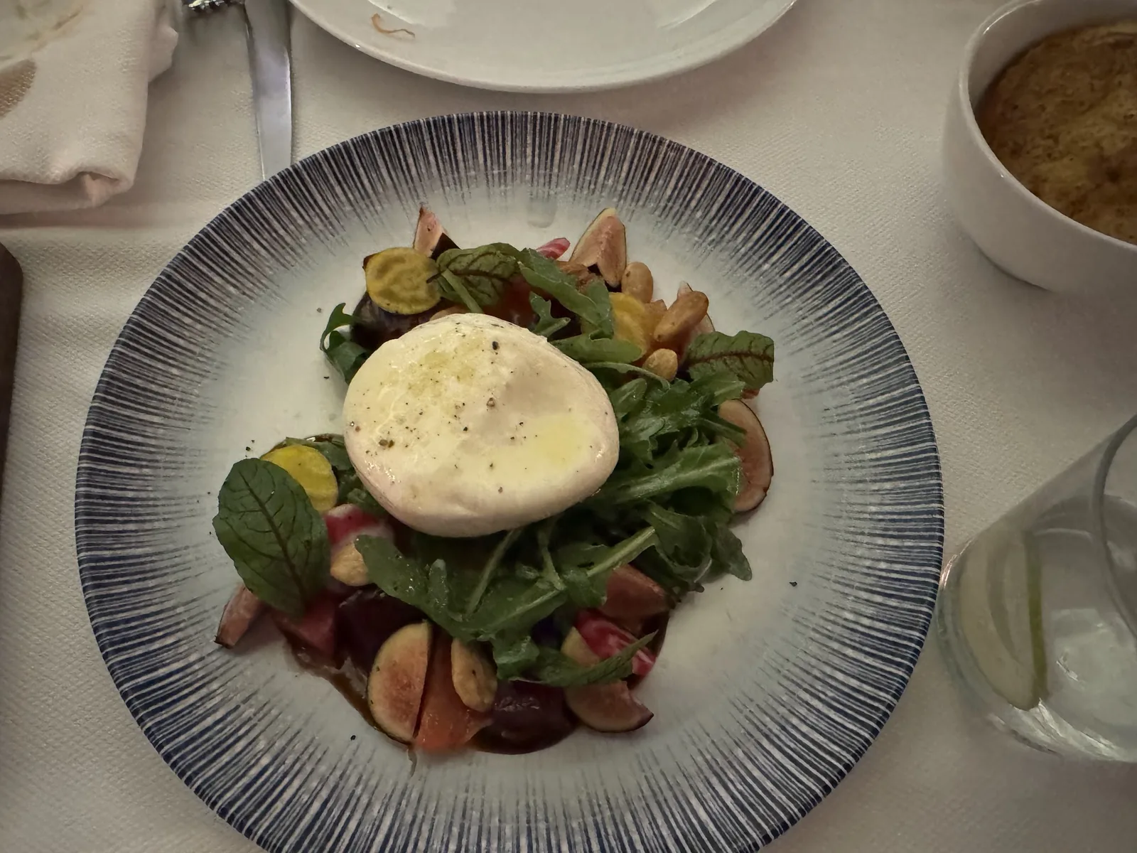 Blanco Castelar - burrata salad