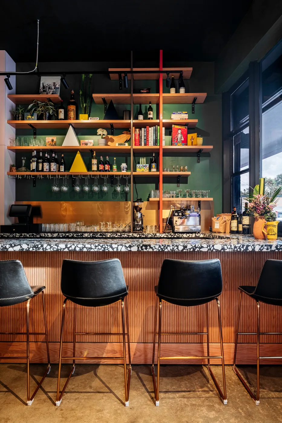 Boia De - dining room