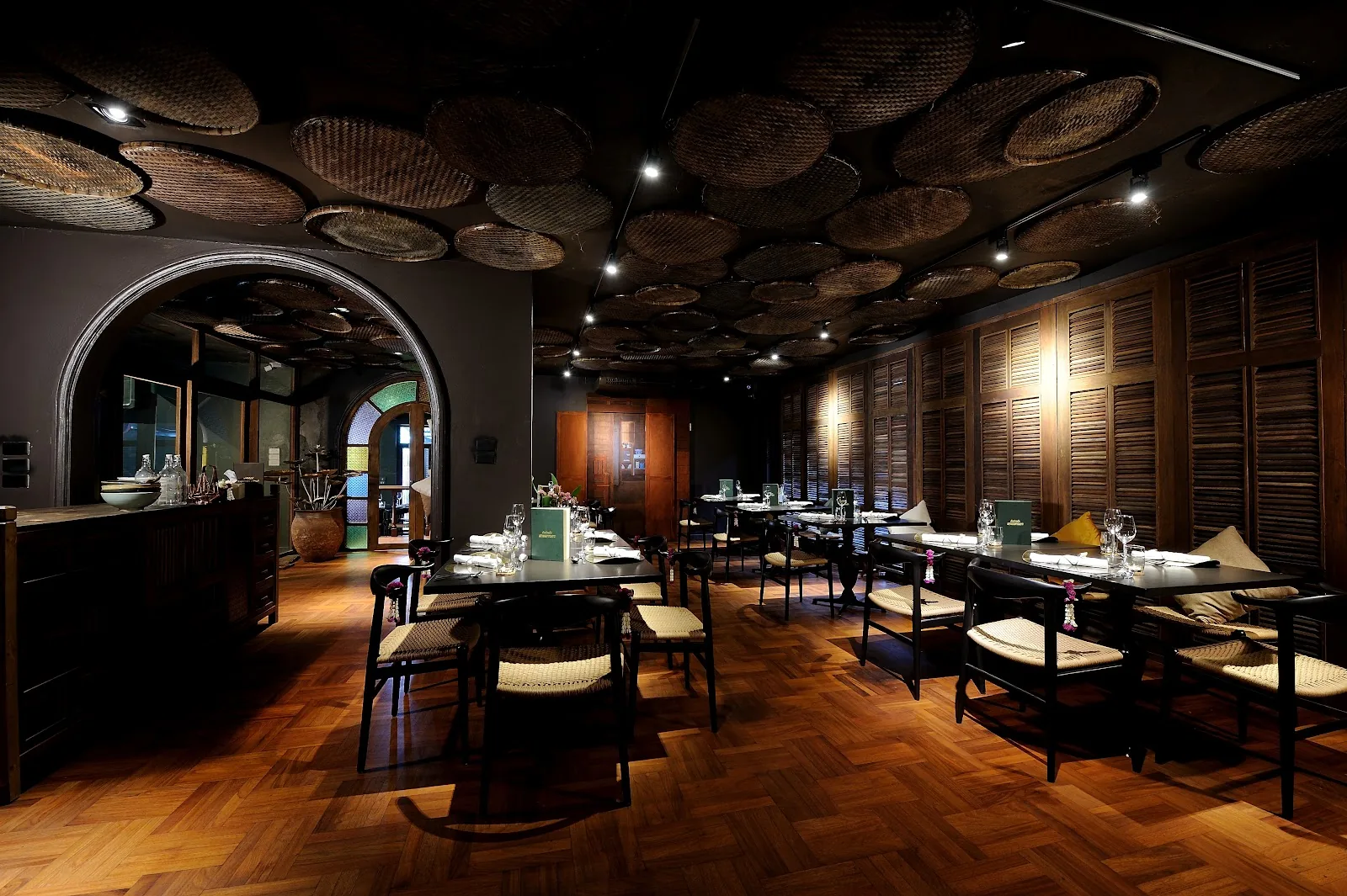 Bo.lan - add timber clad main dining room arched entry