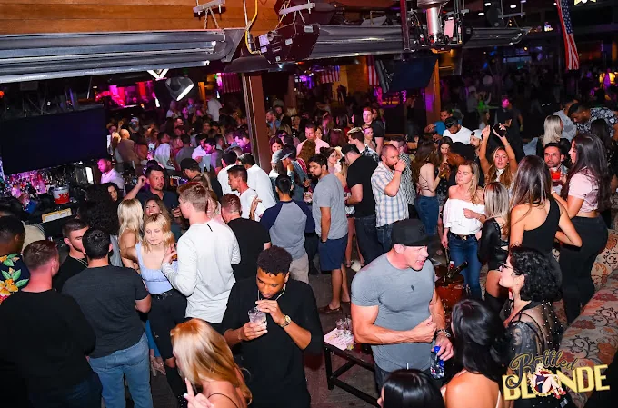 Bottled Blonde, nightclubs in Scottsdale 5
