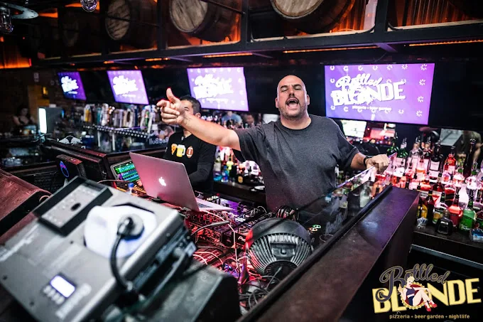Bottled Blonde, nightclubs in Scottsdale 6