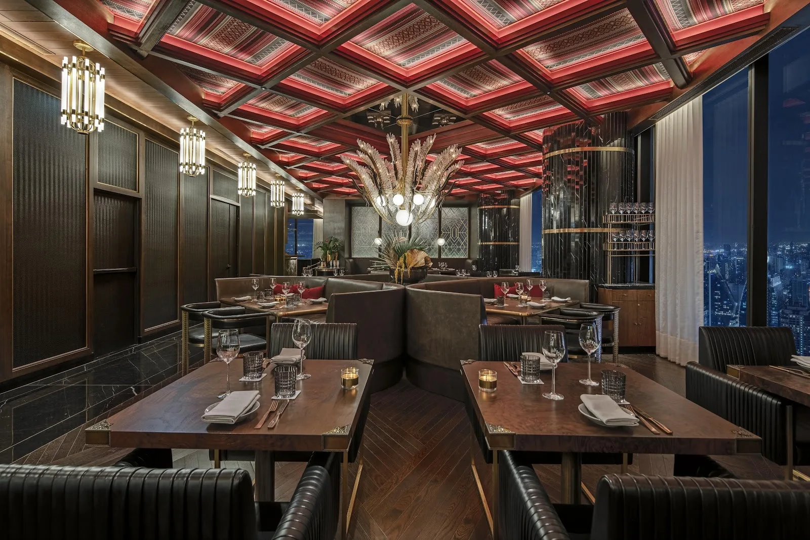 Bull & Bear - dining room red ceiling