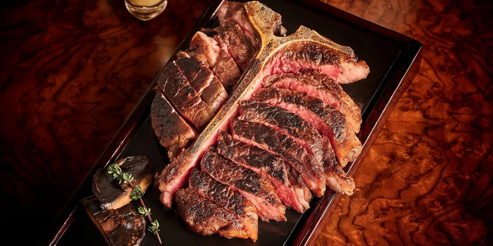 Bull & Bear - dry aged steak board