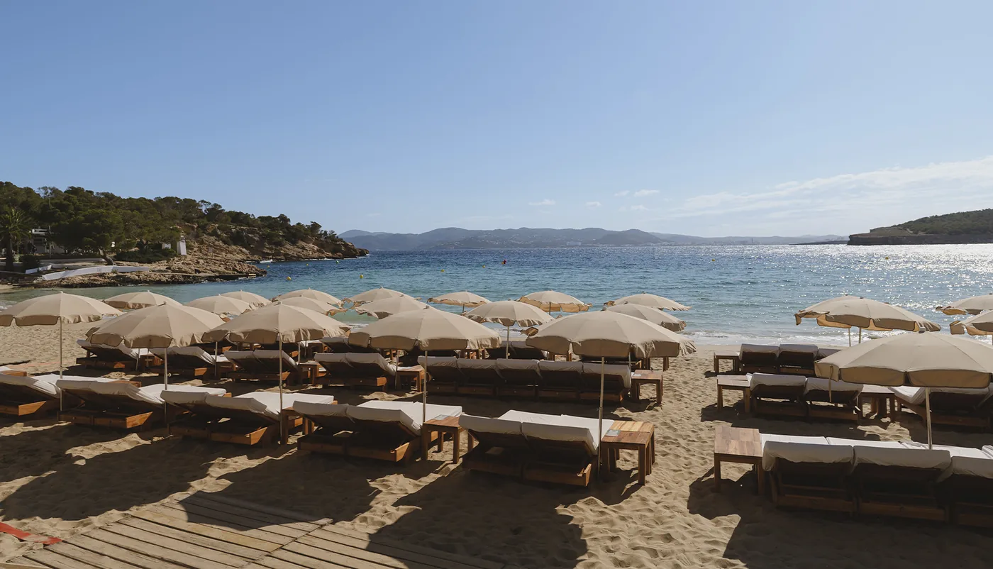 Cala Bassa Beach Club - balinese beds