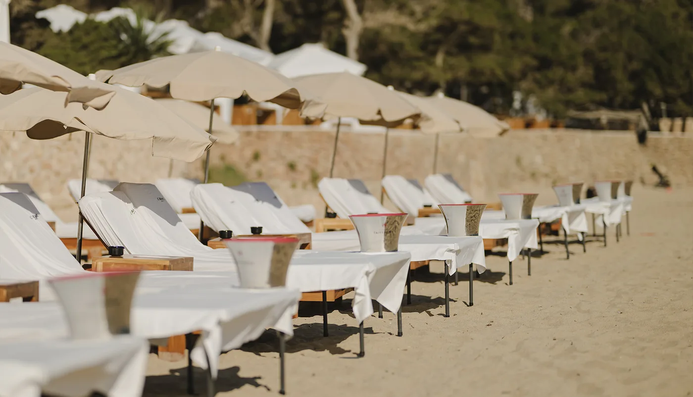 Cala Bassa Beach Club - beds area