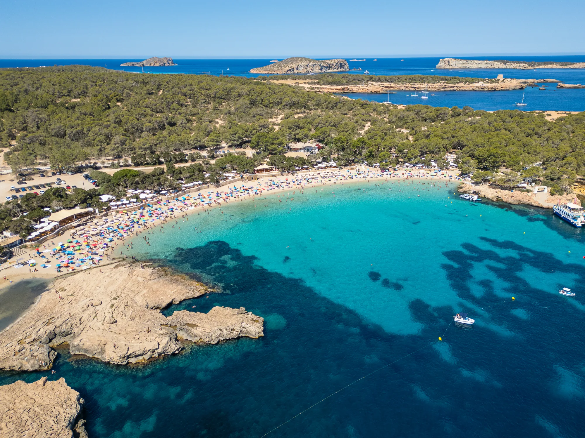 Cala Bassa Beach Club - dayclub in Ibiza