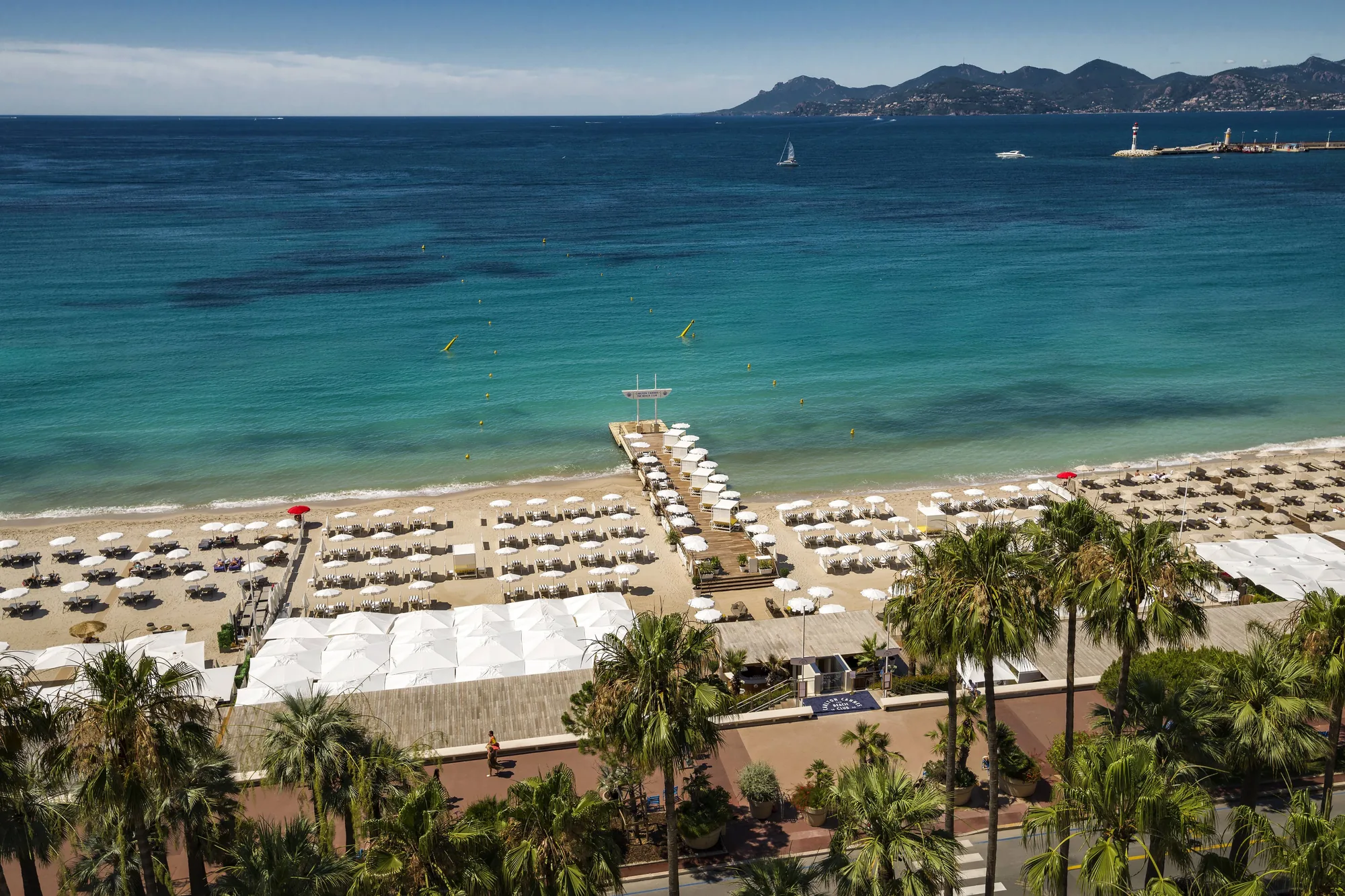 Carlton Beach Club - dayclub in Cannes
