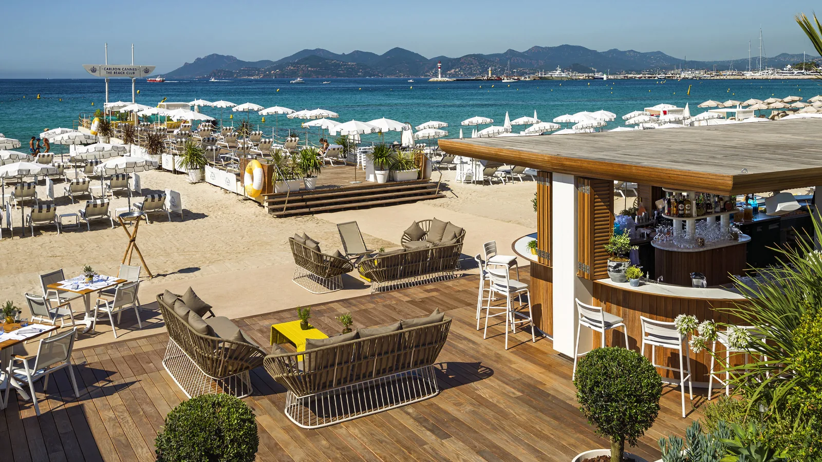 Carlton Beach Club - restaurant