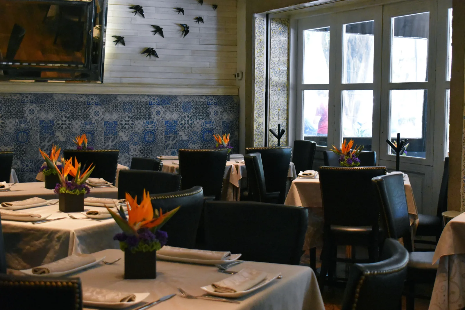 Casa Portuguesa - dining room with azulejo tile