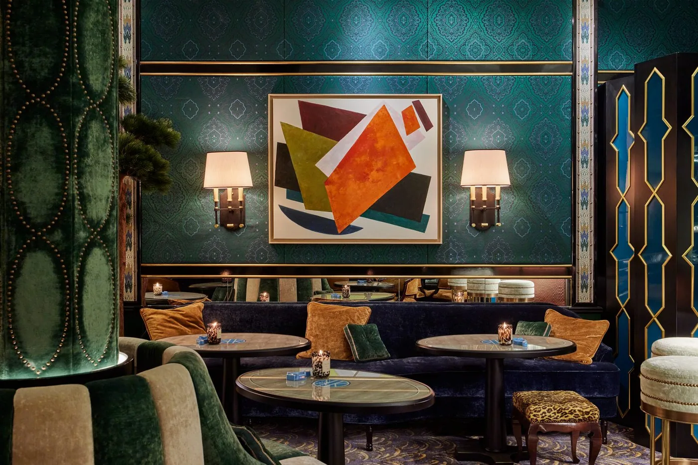 Caviar Kaspia London - lounge seating