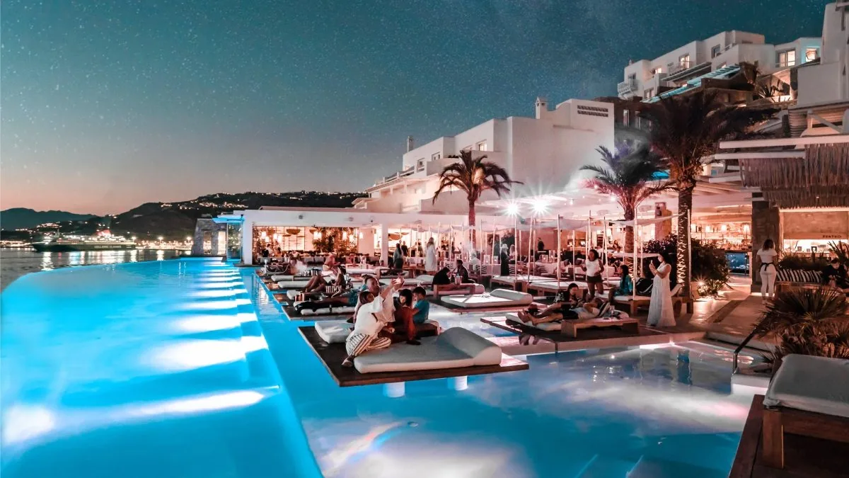 Cavo Tagoo - gallery night palms starry