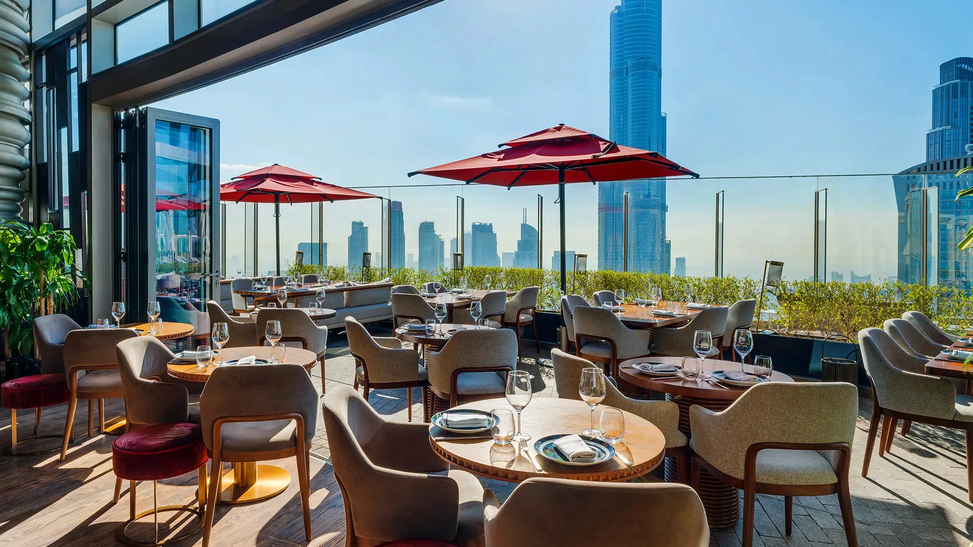 Cé La Vi - gallery rooftop deck day burj skyline