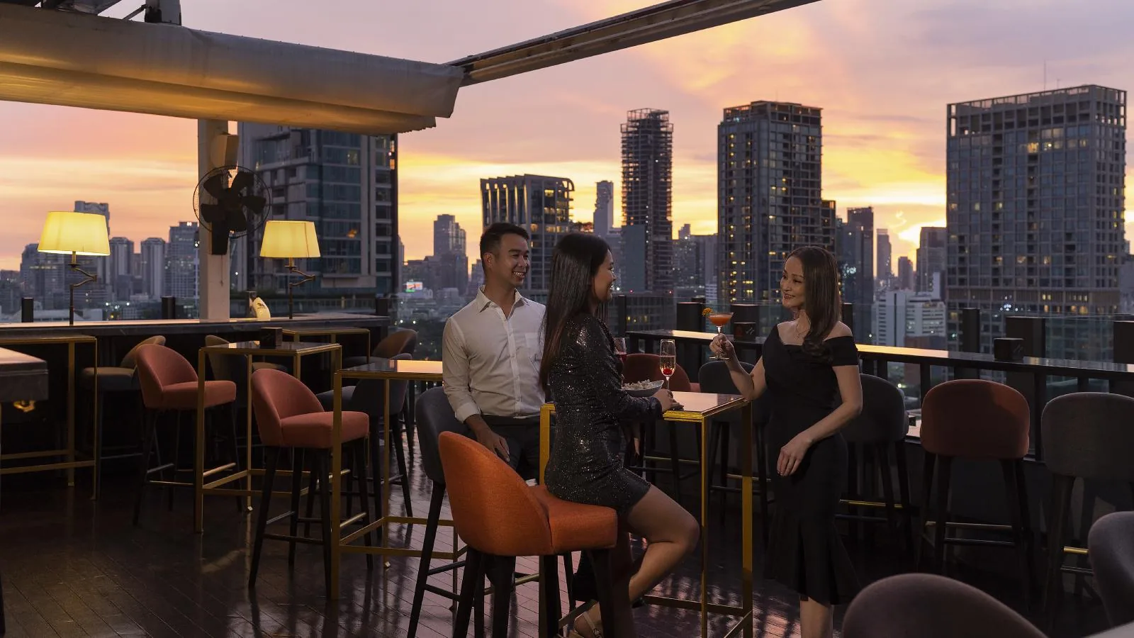 Char Rooftop Bar - indoor bar lounge sunset window