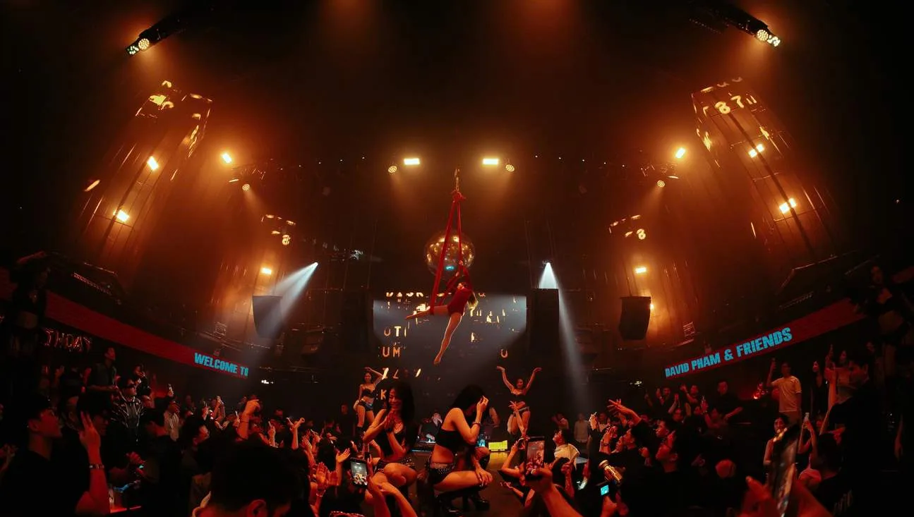 Cine Saigon, nightclubs in Saigon 2