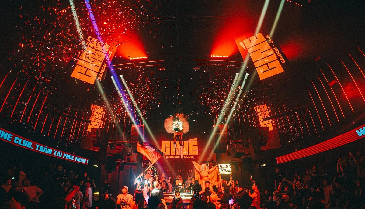 Cine Saigon, nightclubs in Saigon 4