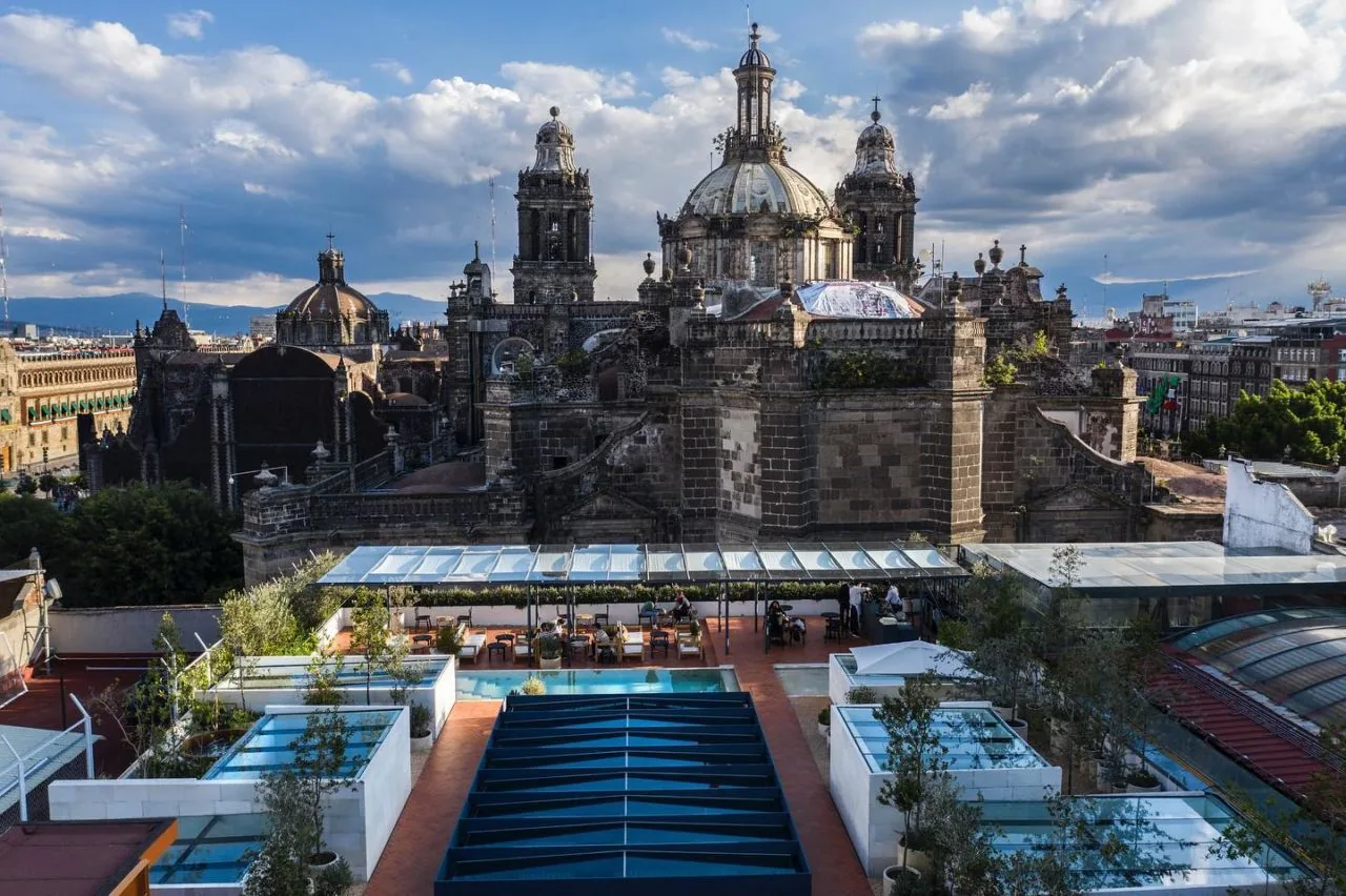 Comedor Mexicano - Circulo Mexicano Rooftop - rooftop pool deck overlooking the cathed