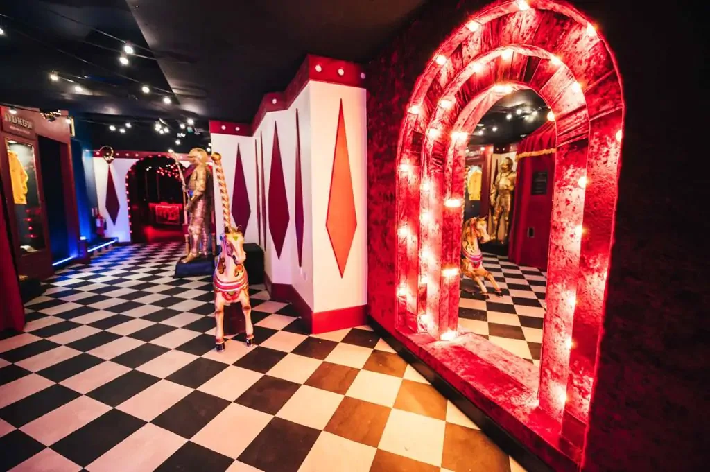 Cirque Le Soir - nightclub 2