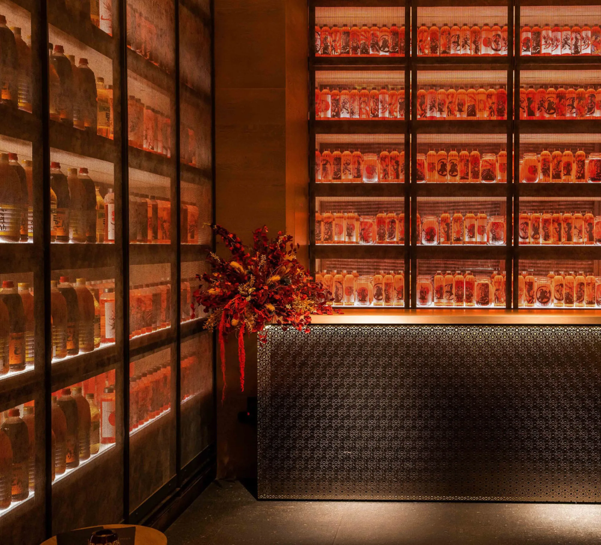 Clap - red bottle wall