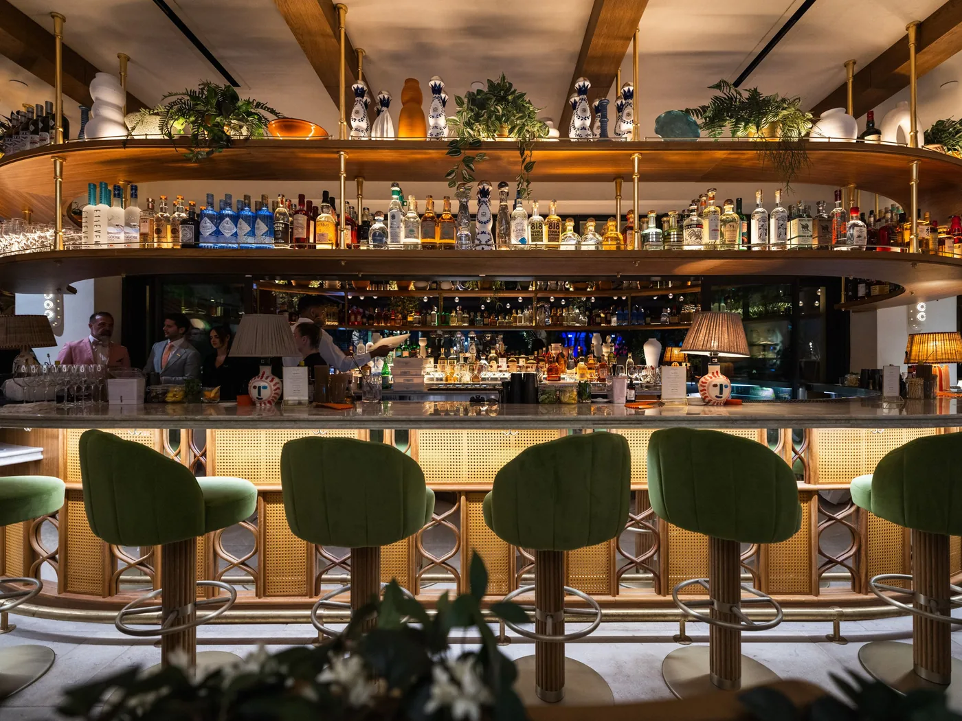 Claudie - circular bar