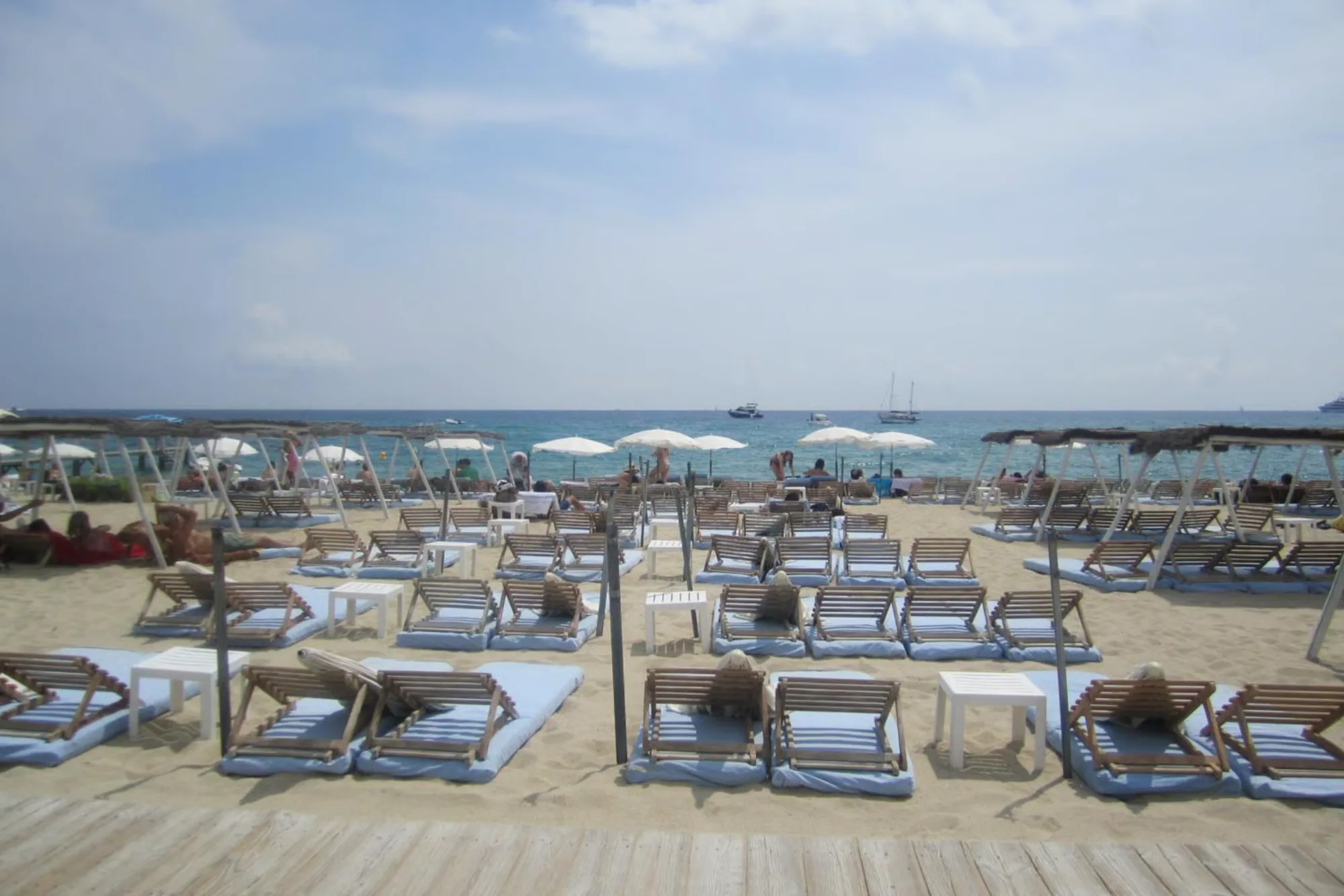 Club 55 - blue daybeds pampelonne sand