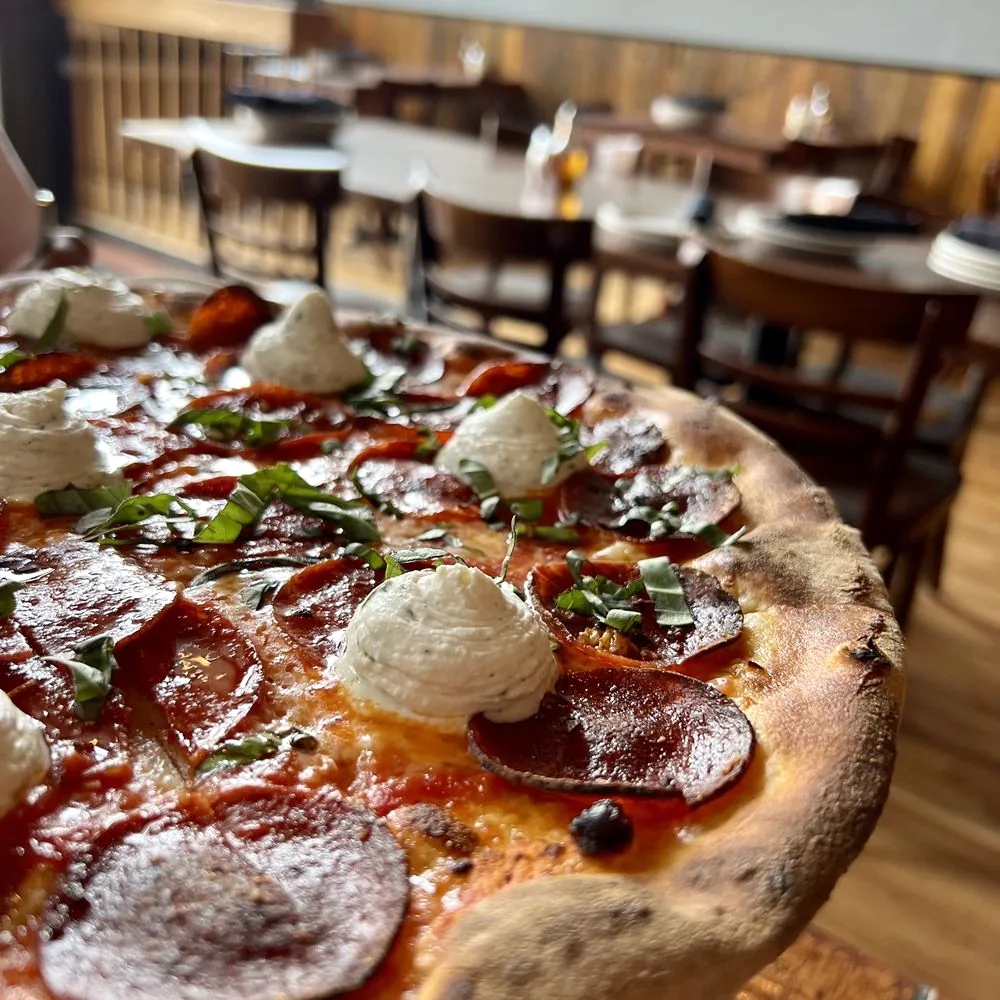 Coalfire Pizza - dining room