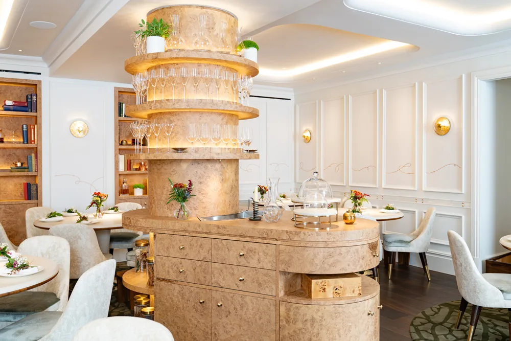 CORE by Clare Smyth - dining room glassware column