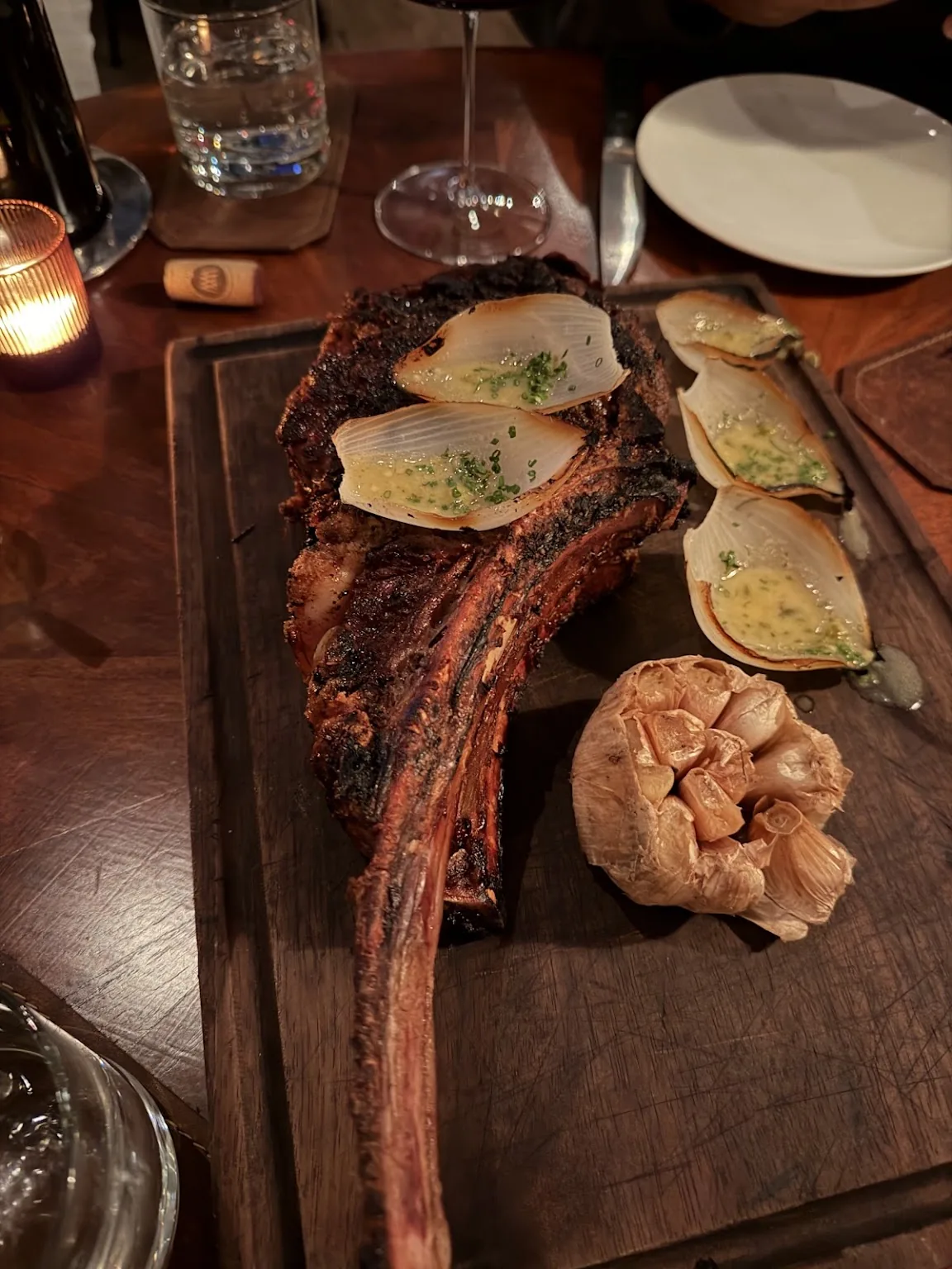 Cuerno - Masaryk - tomahawk steak on the board
