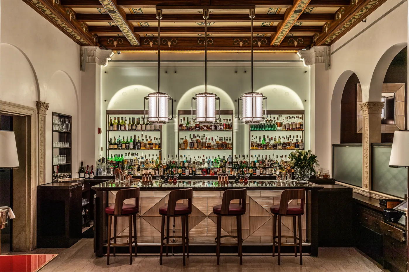 Daniel - lalique bar