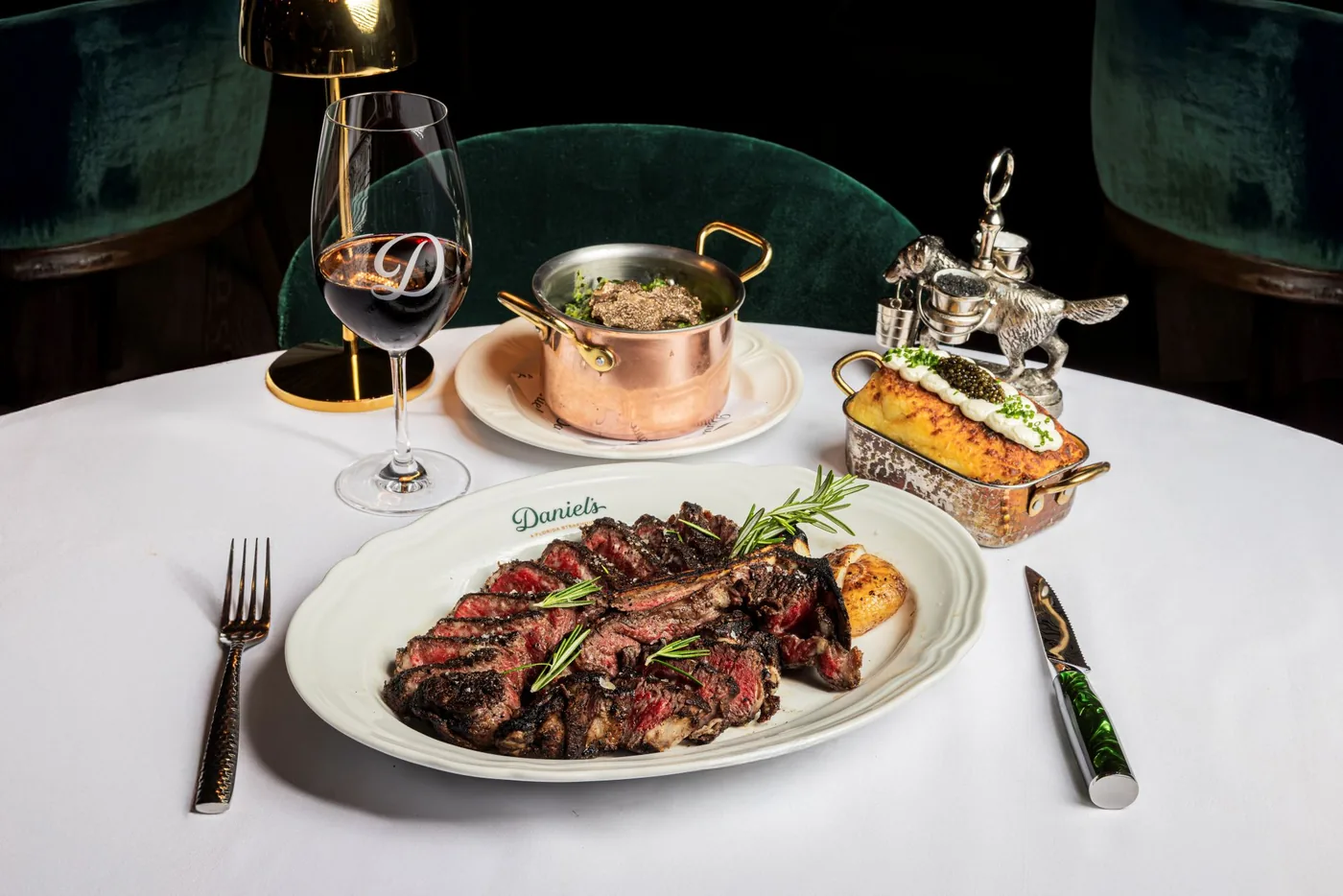 Daniel's Miami - dining table